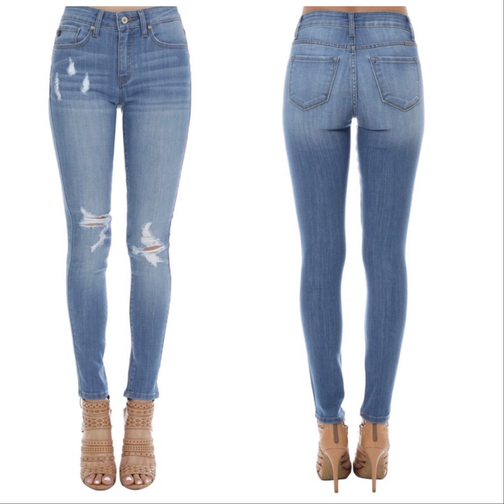 5⭐️LIGHT WASH DISTRESSED ANKLE SKINNY- JEANS - Picture 2 of 5